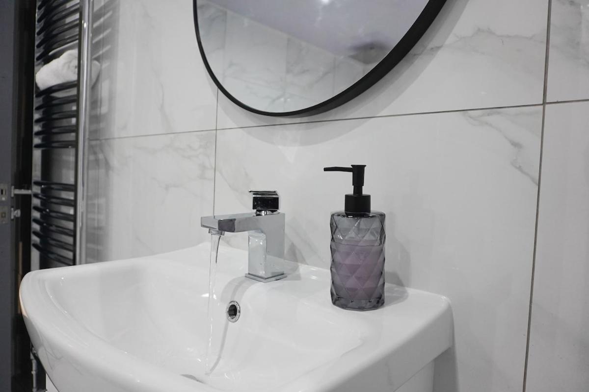 Contractors Dream, 4 Bedroom 2 Bathroom Liverpool Buitenkant foto