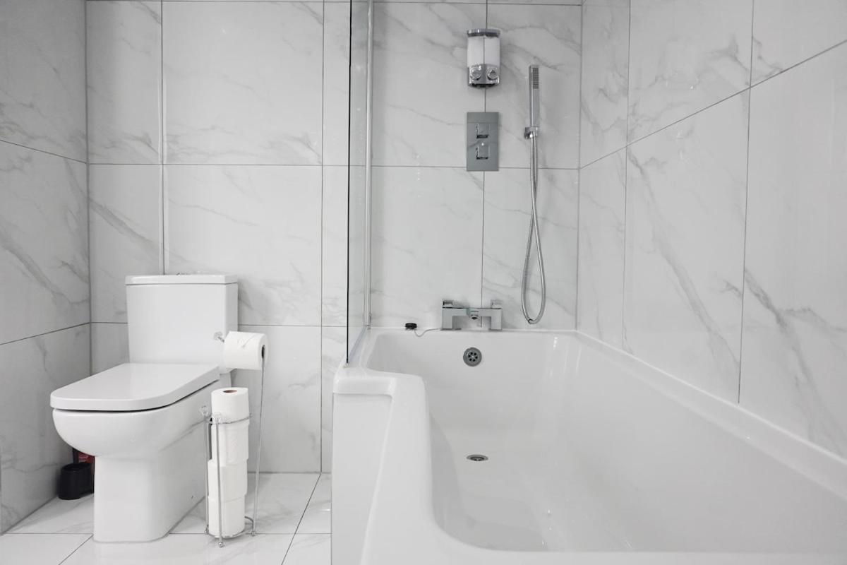 Contractors Dream, 4 Bedroom 2 Bathroom Liverpool Buitenkant foto