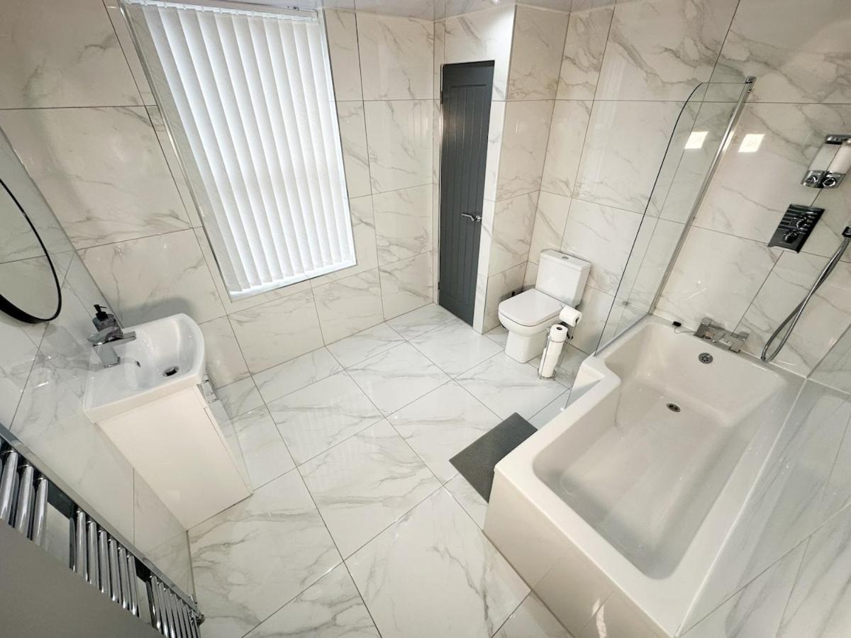 Contractors Dream, 4 Bedroom 2 Bathroom Liverpool Buitenkant foto
