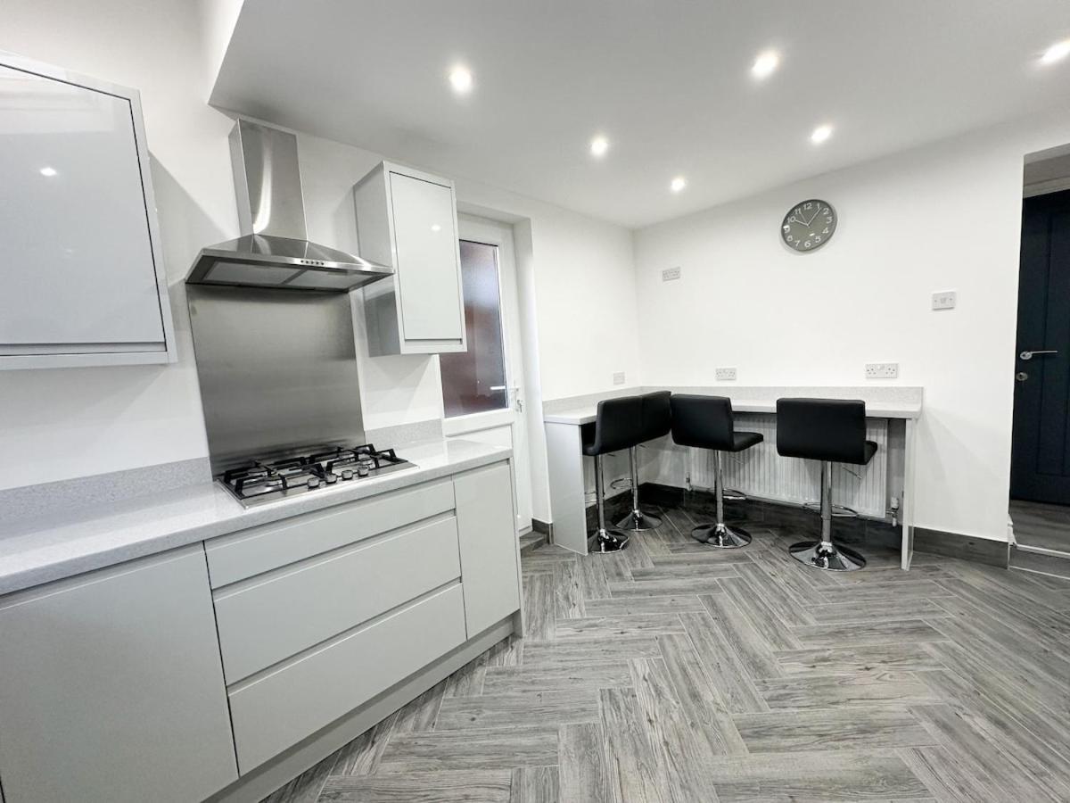 Contractors Dream, 4 Bedroom 2 Bathroom Liverpool Buitenkant foto