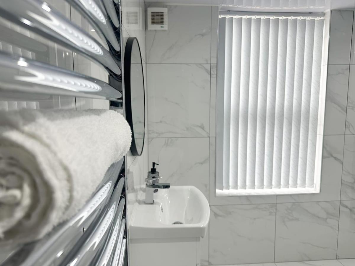 Contractors Dream, 4 Bedroom 2 Bathroom Liverpool Buitenkant foto