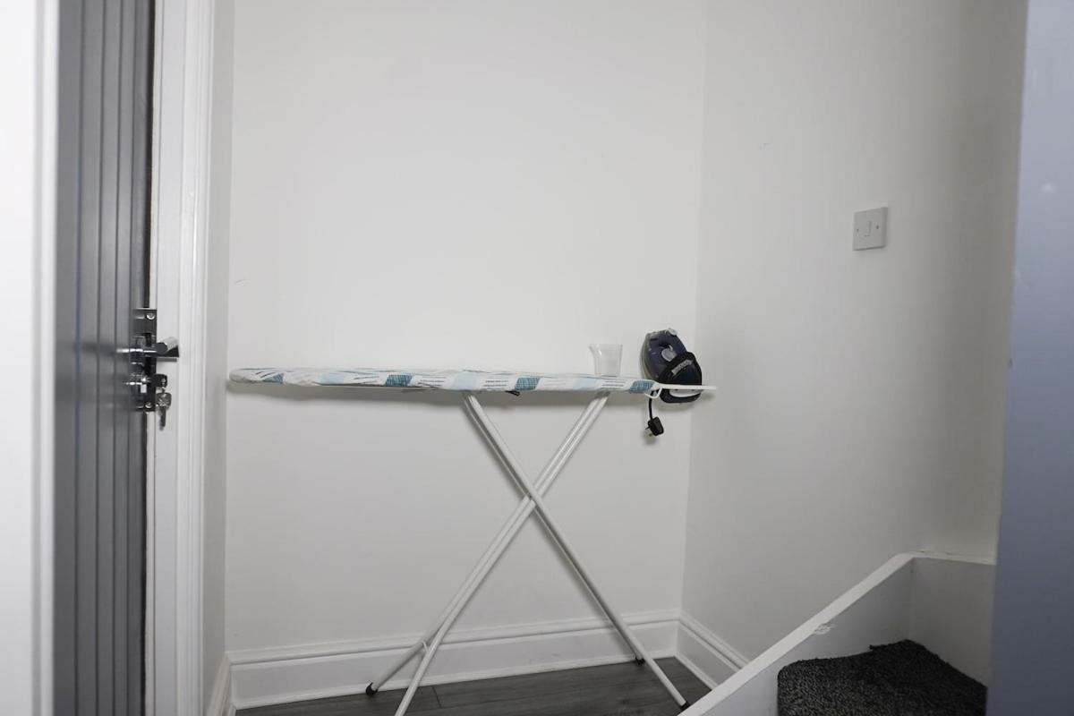 Contractors Dream, 4 Bedroom 2 Bathroom Liverpool Buitenkant foto