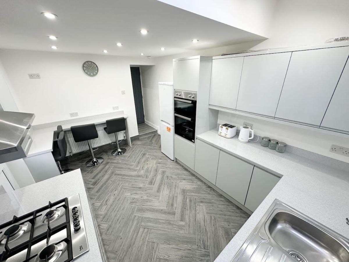 Contractors Dream, 4 Bedroom 2 Bathroom Liverpool Buitenkant foto